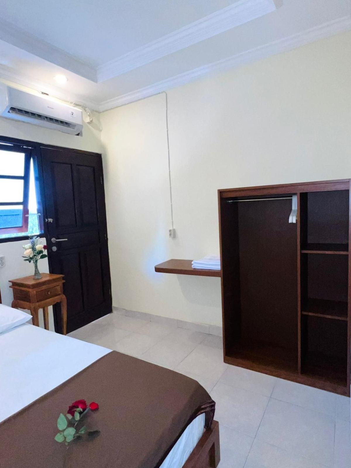 Zigiz Lovina Hostel Eksteriør billede